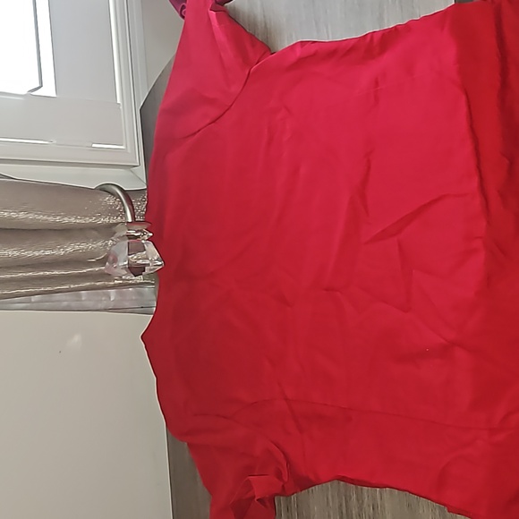 Red scrub top - Picture 2 of 3